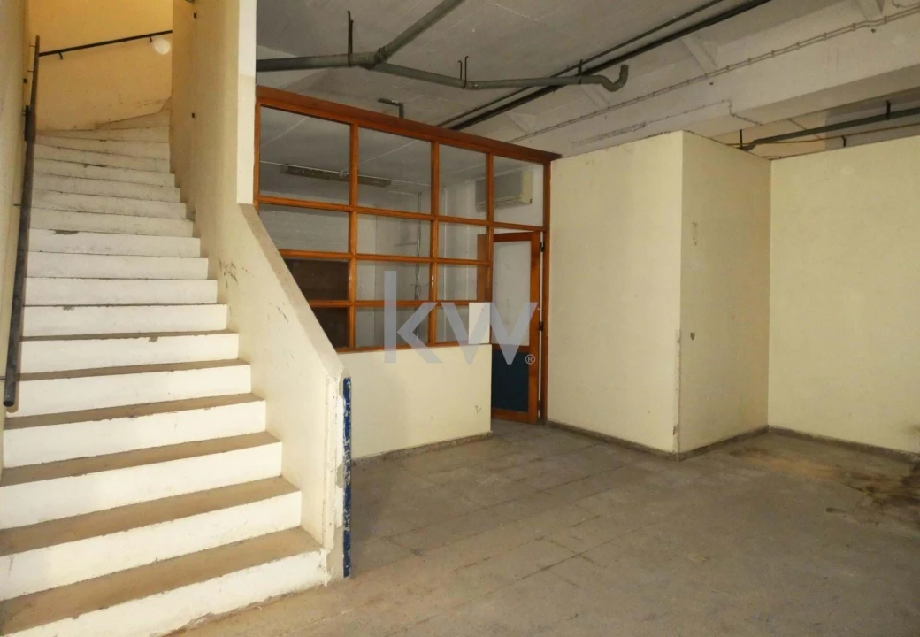 Armazém para Venda em Lagos (São Sebastião e Santa Maria) Foto 5