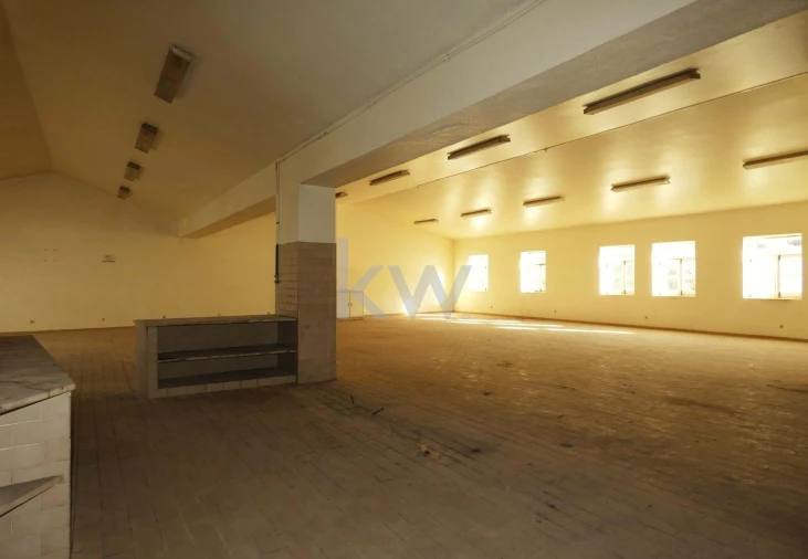 Armazém para Venda em Lagos (São Sebastião e Santa Maria) Foto 22