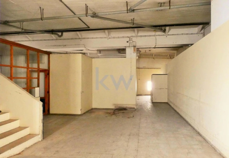 Armazém para Venda em Lagos (São Sebastião e Santa Maria) Foto 4