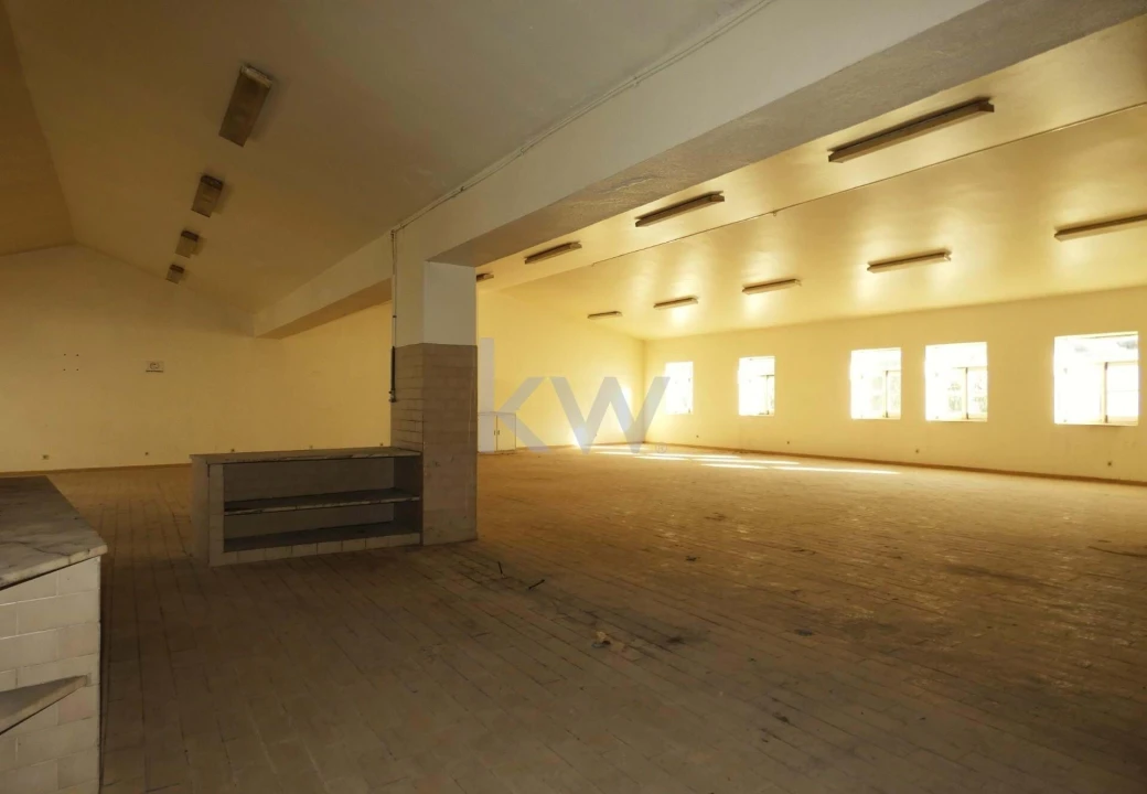 Armazém para Venda em Lagos (São Sebastião e Santa Maria) Foto 22