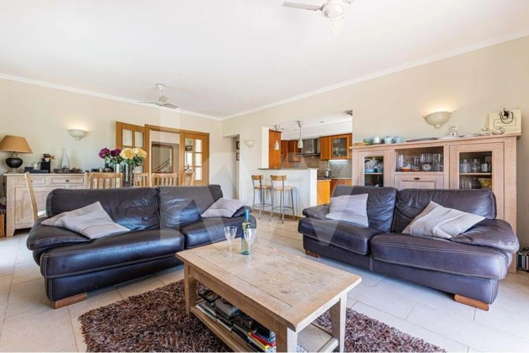 Prédio para Venda em Estômbar e Parchal Foto 8