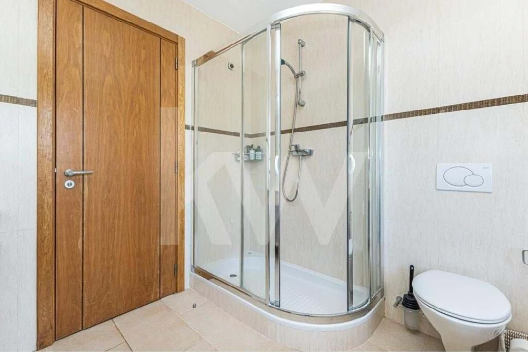 Prédio para Venda em Estômbar e Parchal Foto 24