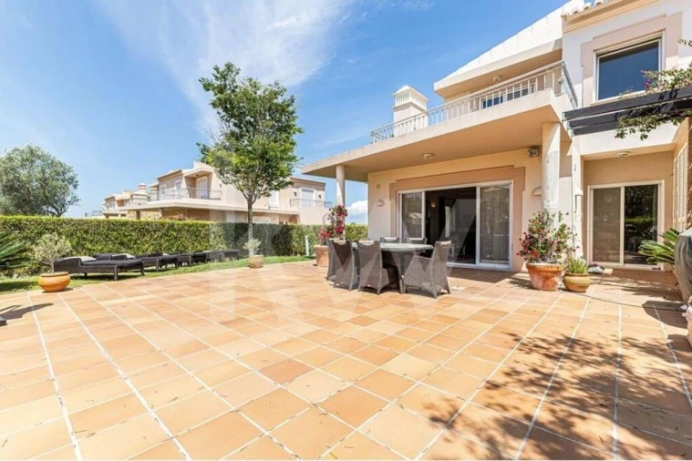 Prédio para Venda em Estômbar e Parchal Foto 33