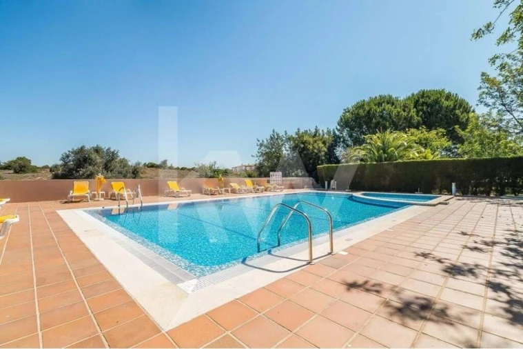 Prédio para Venda em Estômbar e Parchal Foto 35