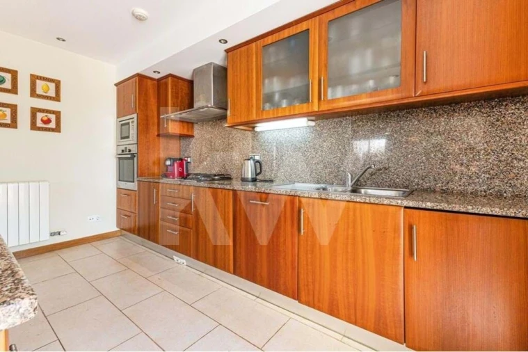 Prédio para Venda em Estômbar e Parchal Foto 12