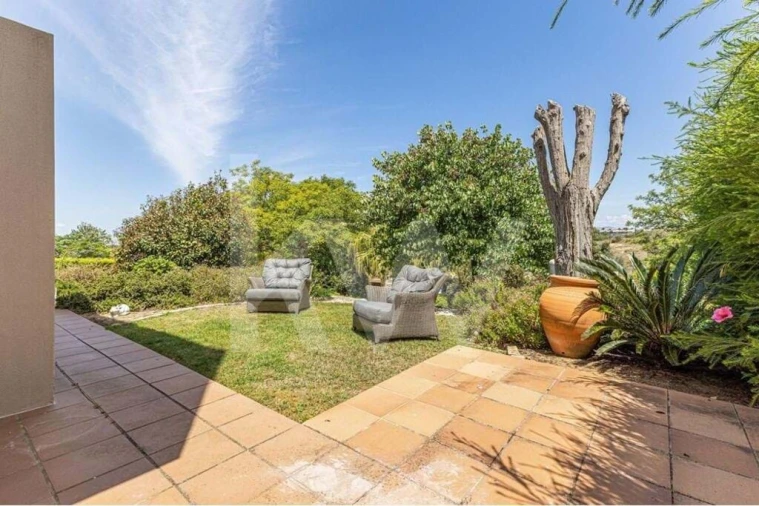 Prédio para Venda em Estômbar e Parchal Foto 16