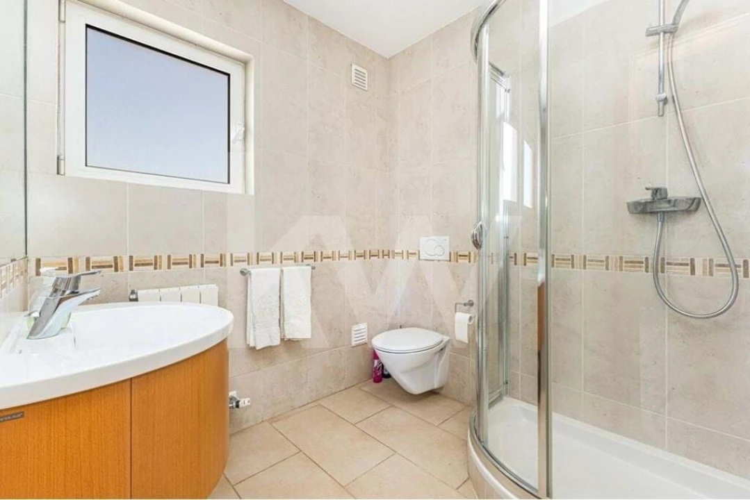 Prédio para Venda em Estômbar e Parchal Foto 14