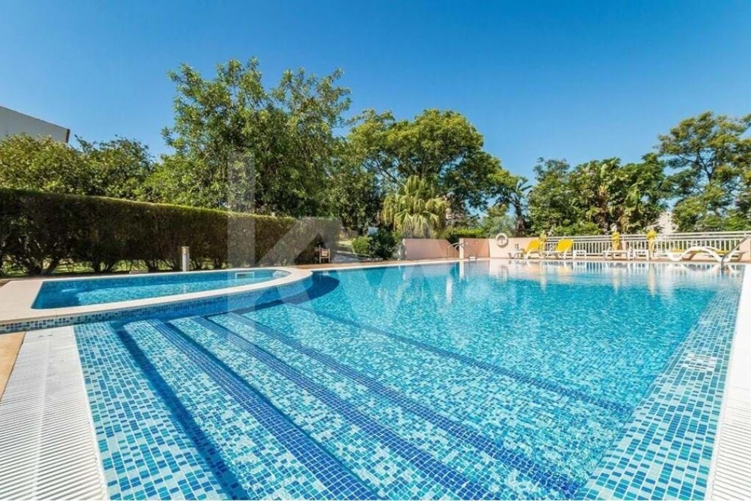 Prédio para Venda em Estômbar e Parchal Foto 4