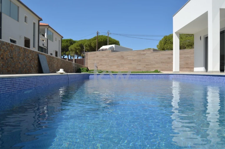 Moradia T3 para Venda em Albufeira e Olhos de Água Foto 2