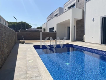 Moradia T3 para Venda em Albufeira e Olhos de Água