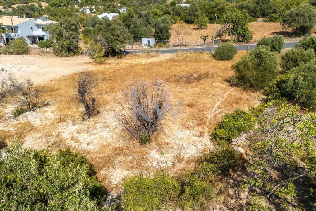 Terreno para Venda em Santa Barbara de Nexe Foto 4