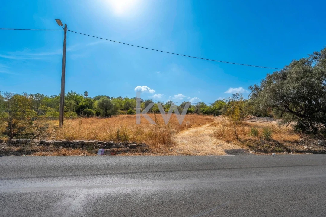 Terreno para Venda em Santa Barbara de Nexe Foto 24