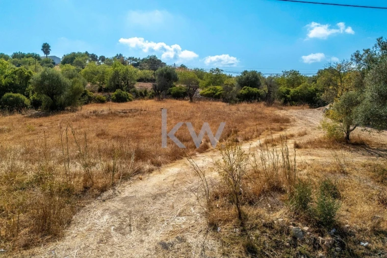 Terreno para Venda em Santa Barbara de Nexe Foto 12