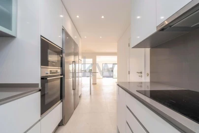 Moradia T5 para Venda em Guia