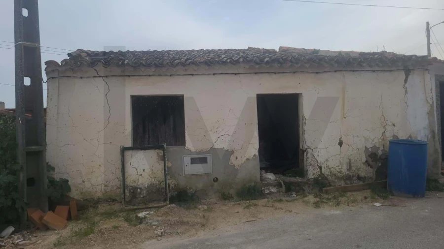 Armazém para Venda em Alcoutim e Pereiro
