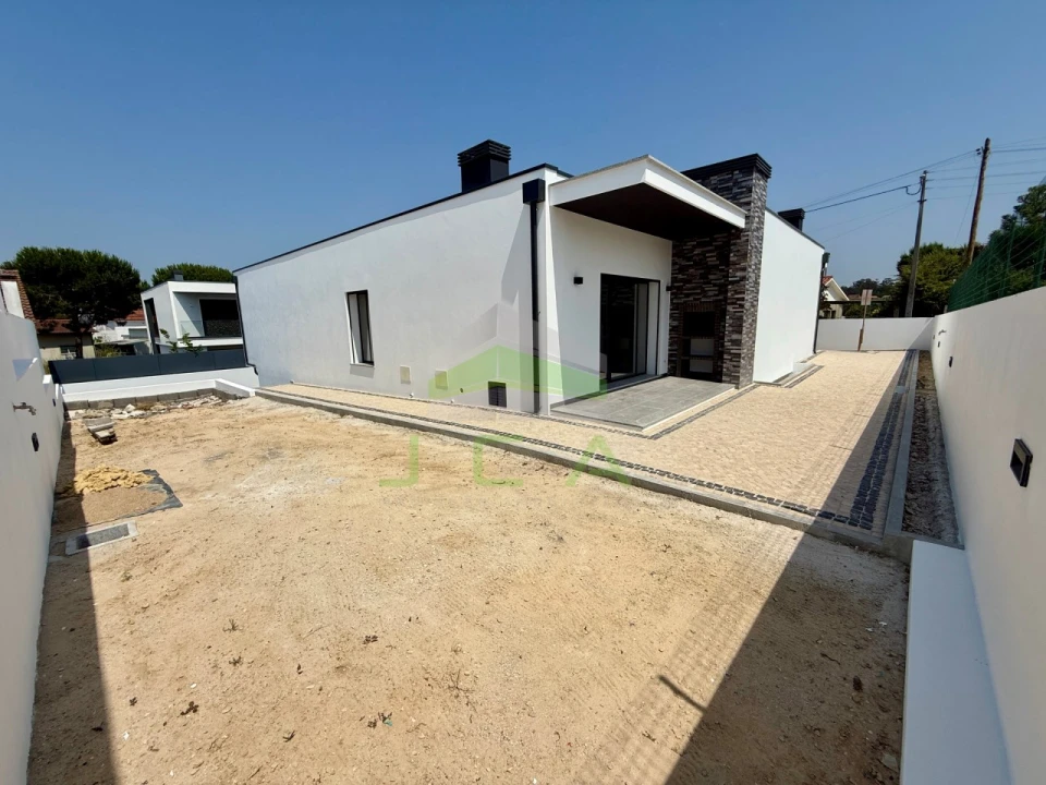 Moradia T3 para Venda em Leiria, Pousos, Barreira e Cortes Foto 4