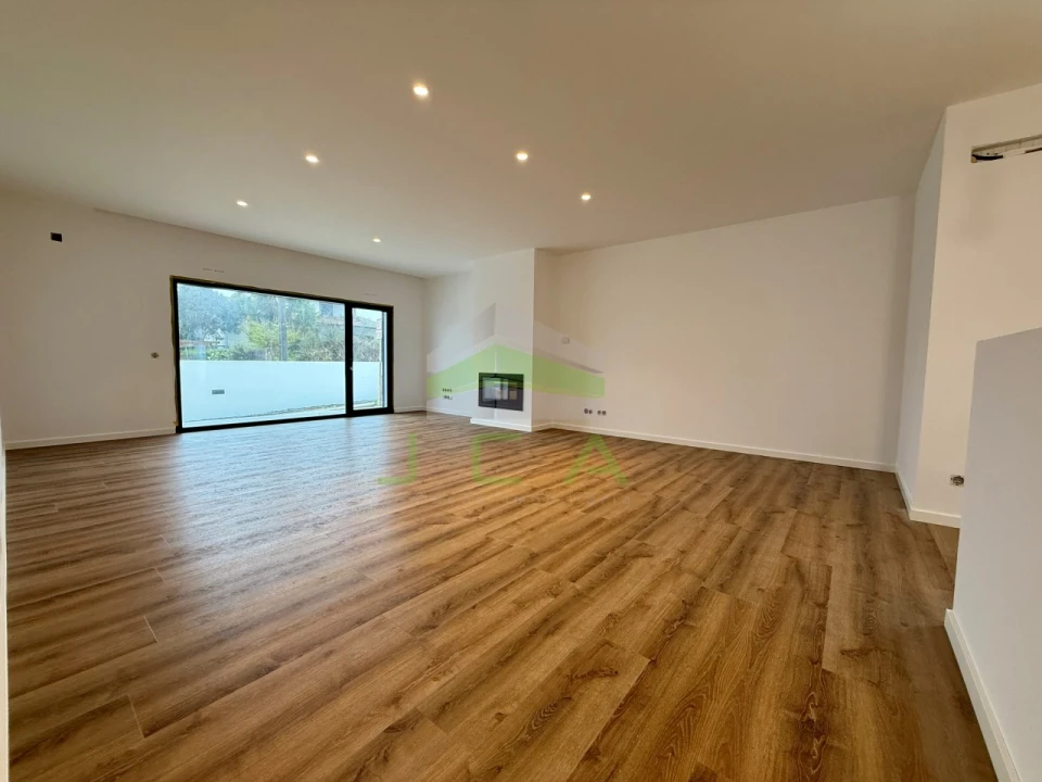 Moradia T3 para Venda em Leiria, Pousos, Barreira e Cortes Foto 6