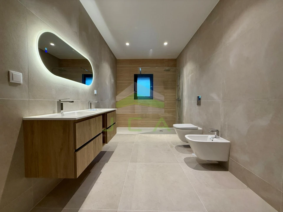 Moradia T3 para Venda em Leiria, Pousos, Barreira e Cortes Foto 12