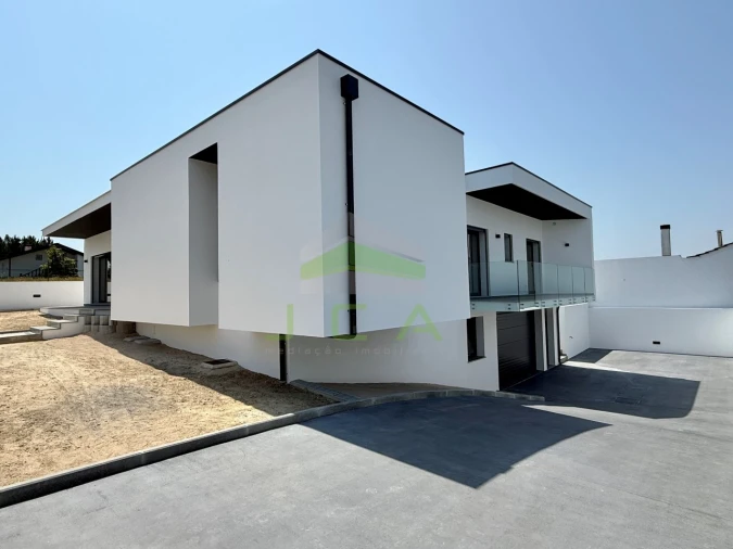 Moradia T3 para Venda em Leiria, Pousos, Barreira e Cortes Foto 2