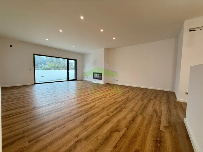 Moradia T3 para Venda em Leiria, Pousos, Barreira e Cortes Foto 6