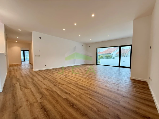 Moradia T3 para Venda em Leiria, Pousos, Barreira e Cortes Foto 7