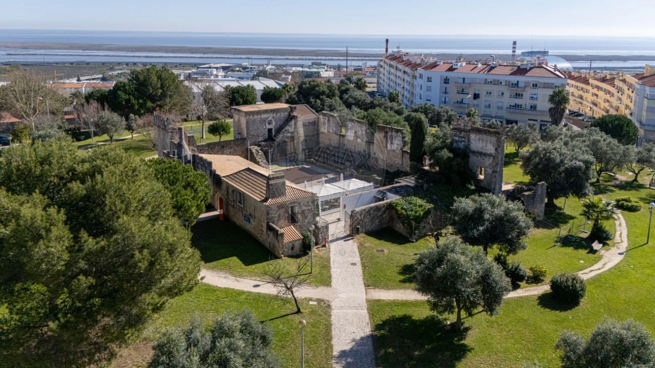 Moradia T3 para Venda em Santa Iria de Azoia, São João da Talha e Bobadela Foto 42
