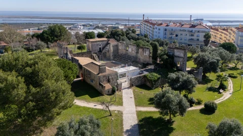 Moradia T3 para Venda em Santa Iria de Azoia, São João da Talha e Bobadela