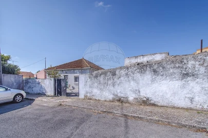 Moradia T3 para Venda em Santa Iria de Azoia, São João da Talha e Bobadela