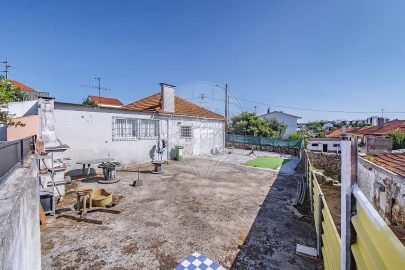Moradia T3 para Venda em Santa Iria de Azoia, São João da Talha e Bobadela