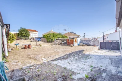 Moradia T3 para Venda em Santa Iria de Azoia, São João da Talha e Bobadela