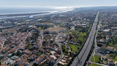 Moradia T3 para Venda em Santa Iria de Azoia, São João da Talha e Bobadela