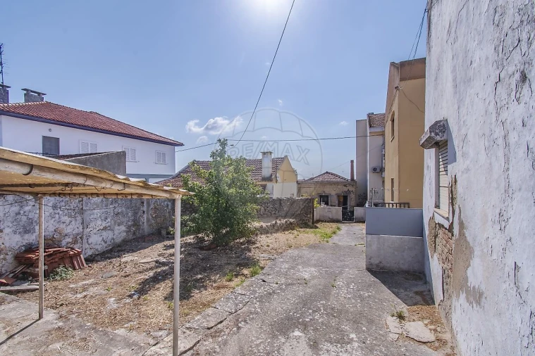 Moradia T3 para Venda em Santa Iria de Azoia, São João da Talha e Bobadela Foto 3