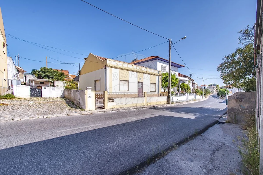 Moradia T3 para Venda em Santa Iria de Azoia, São João da Talha e Bobadela Foto 14