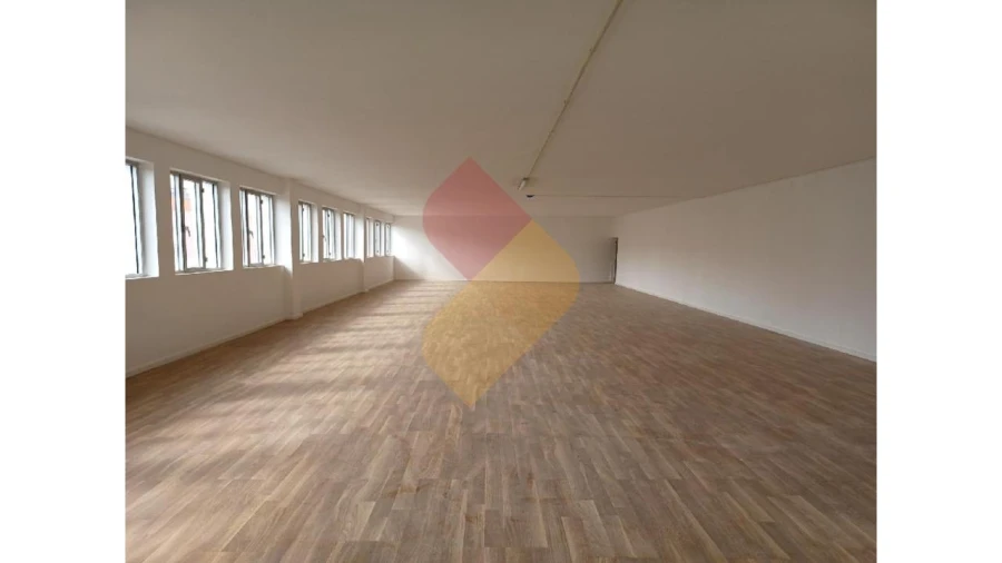 Armazém para Venda em Mangualde, Mesquitela e Cunha Alta Foto 3