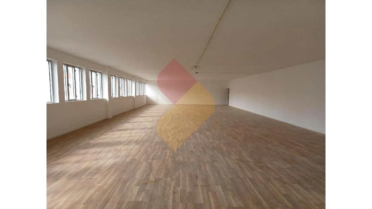 Armazém para Venda em Mangualde, Mesquitela e Cunha Alta Foto 3