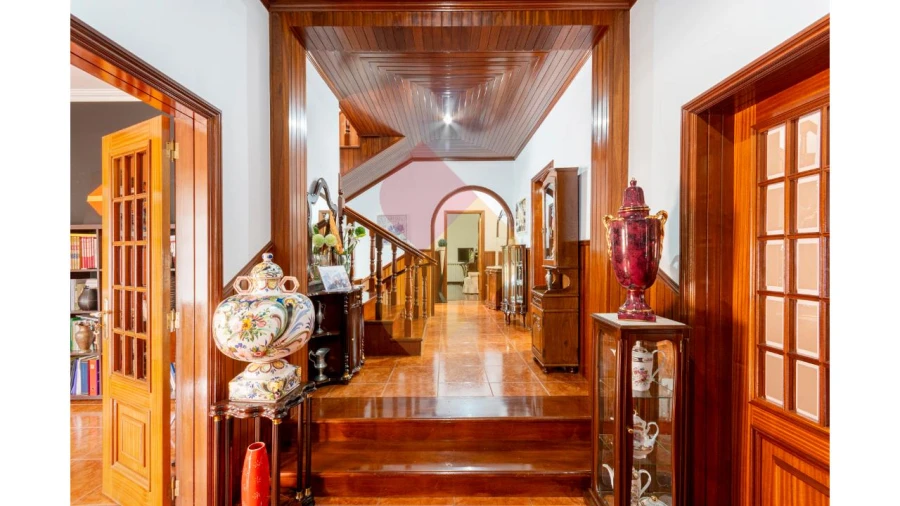 Moradia T4 para Venda em Campo de Besteiros Foto 2