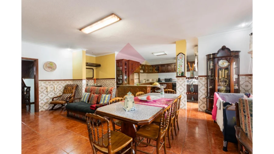 Moradia T4 para Venda em Campo de Besteiros Foto 4