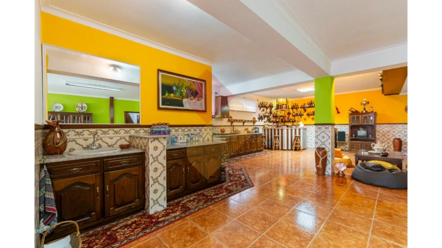 Moradia T4 para Venda em Campo de Besteiros Foto 10