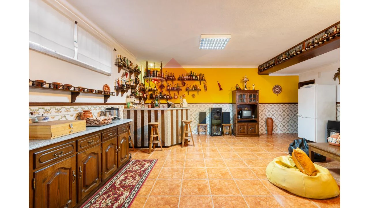 Moradia T4 para Venda em Campo de Besteiros Foto 11