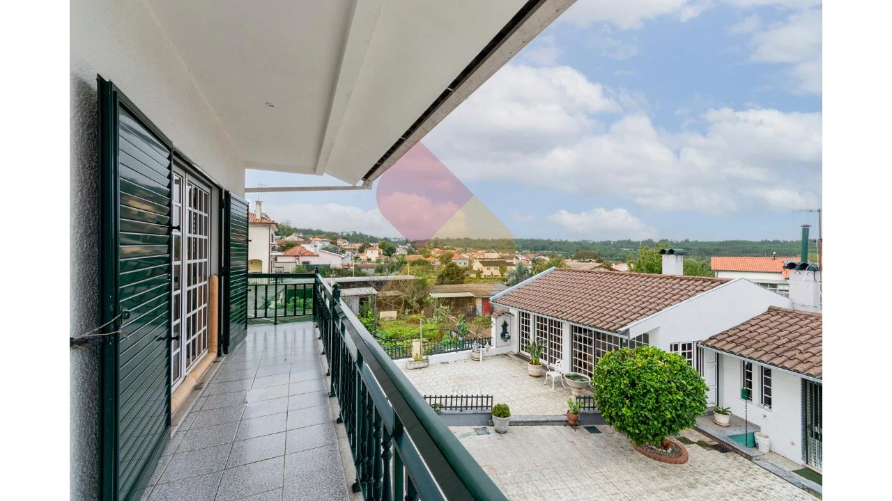 Moradia T4 para Venda em Campo de Besteiros Foto 13