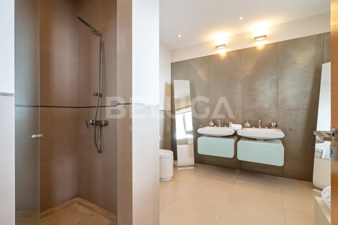 Moradia T4 para Venda em Funchal (Santa Maria Maior) Foto 13