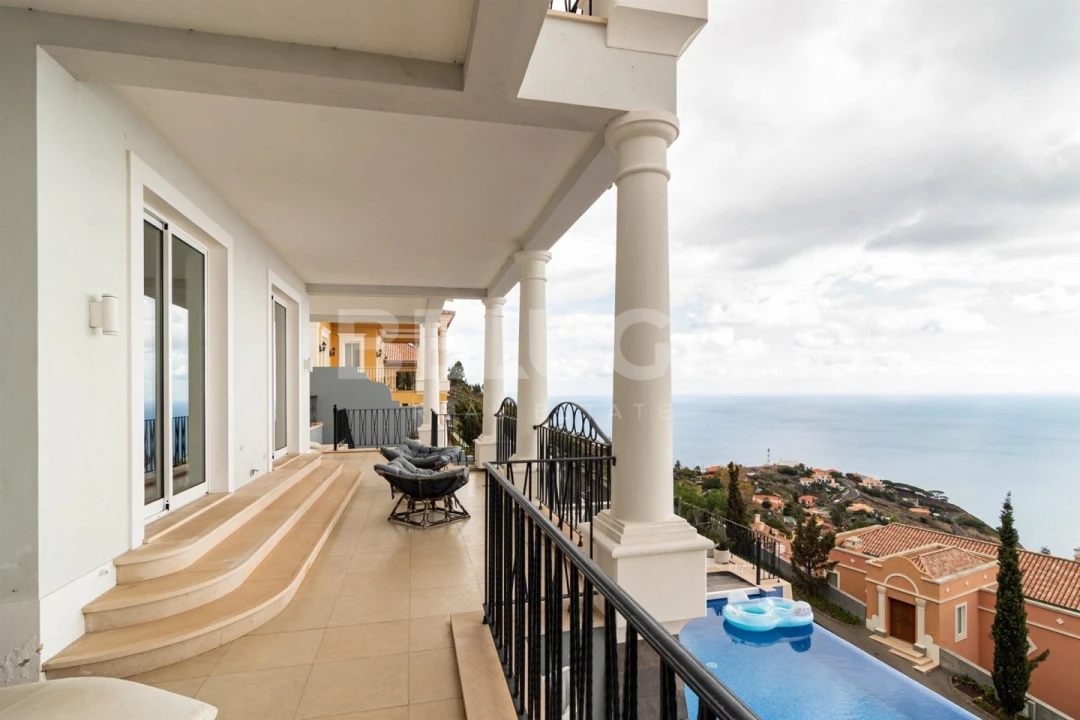 Moradia T4 para Venda em Funchal (Santa Maria Maior) Foto 3