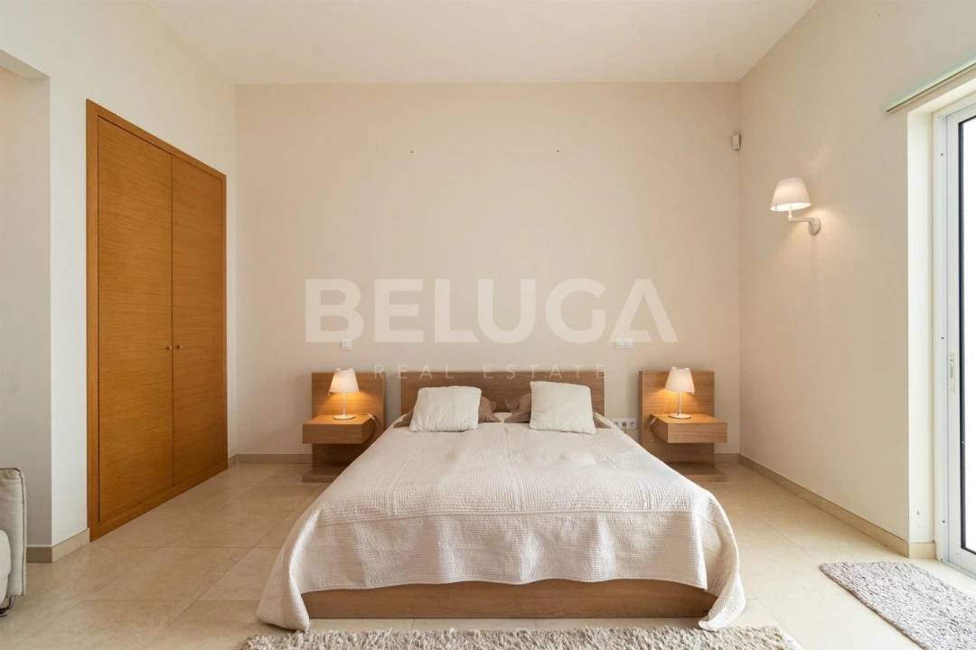 Moradia T4 para Venda em Funchal (Santa Maria Maior) Foto 14