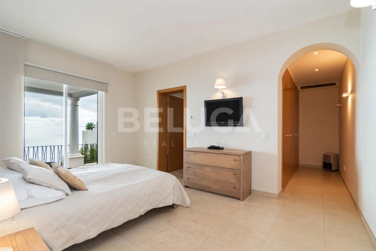 Moradia T4 para Venda em Funchal (Santa Maria Maior) Foto 8