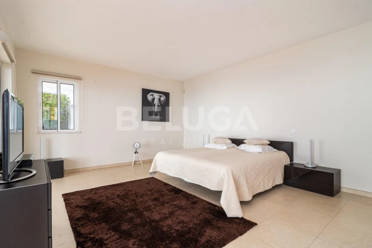 Moradia T4 para Venda em Funchal (Santa Maria Maior) Foto 12