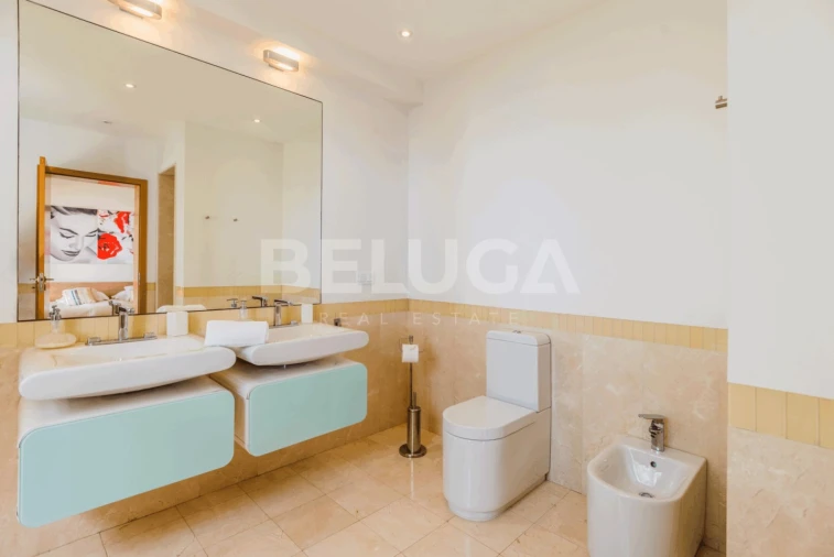 Moradia T4 para Venda em Funchal (Santa Maria Maior) Foto 38