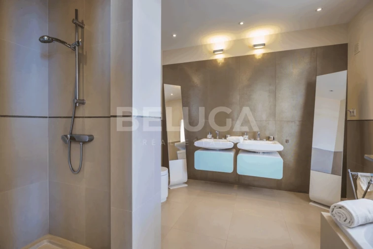 Moradia T4 para Venda em Funchal (Santa Maria Maior) Foto 42