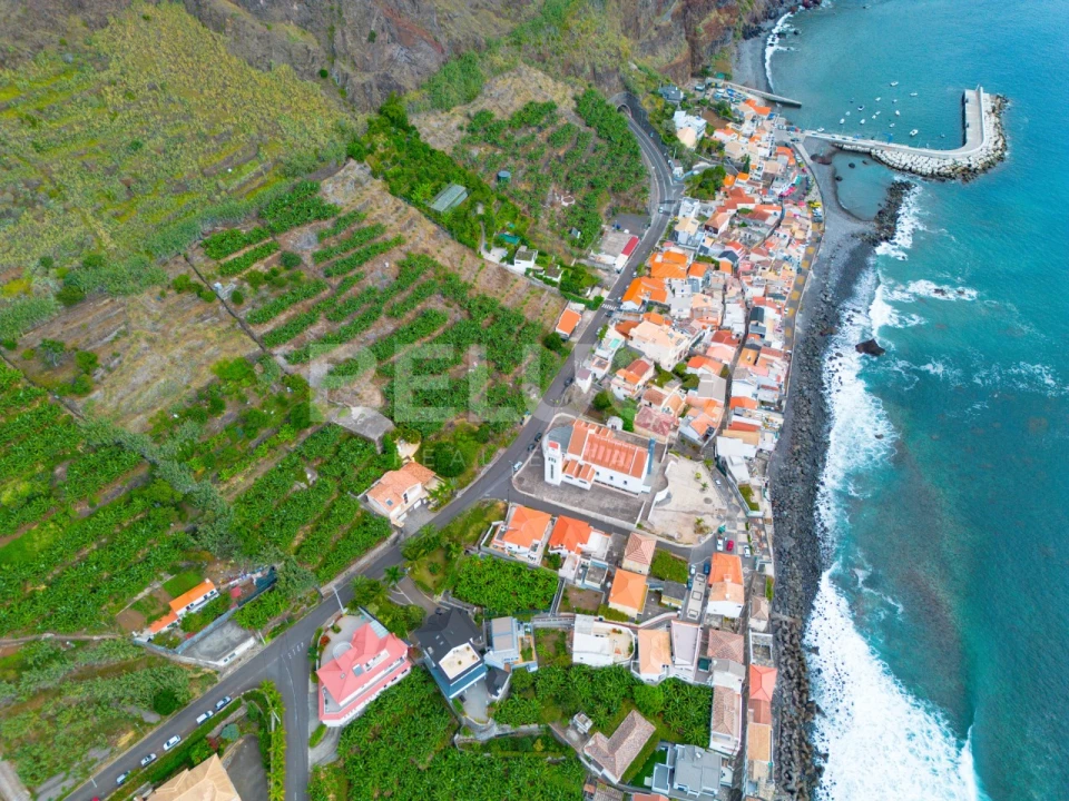 Terreno para Venda em Paul do Mar Foto 11