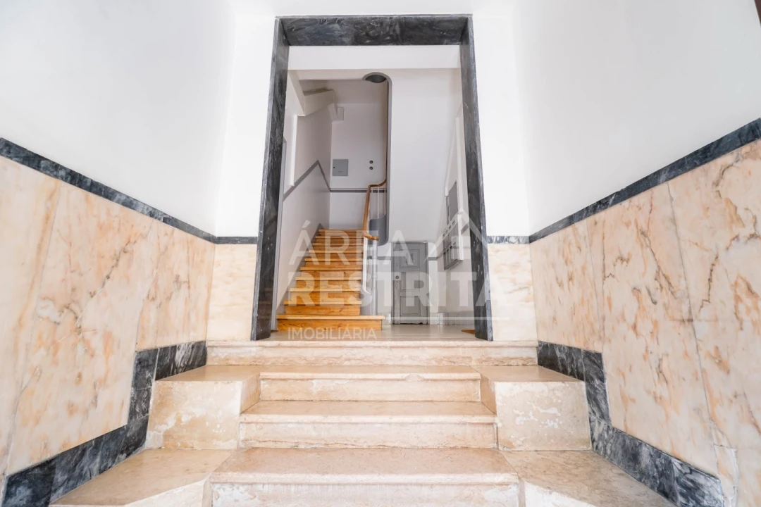 Apartamento T3 para Venda em Campo de Ourique Foto 6
