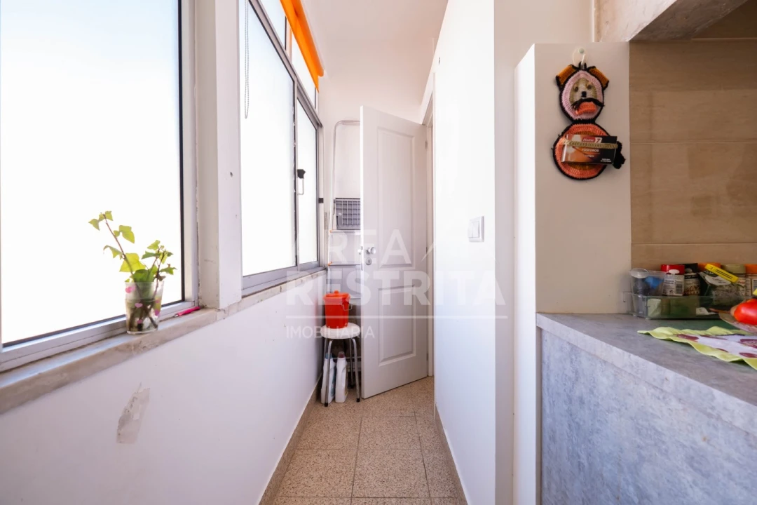 Apartamento T3 para Venda em Campo de Ourique Foto 8